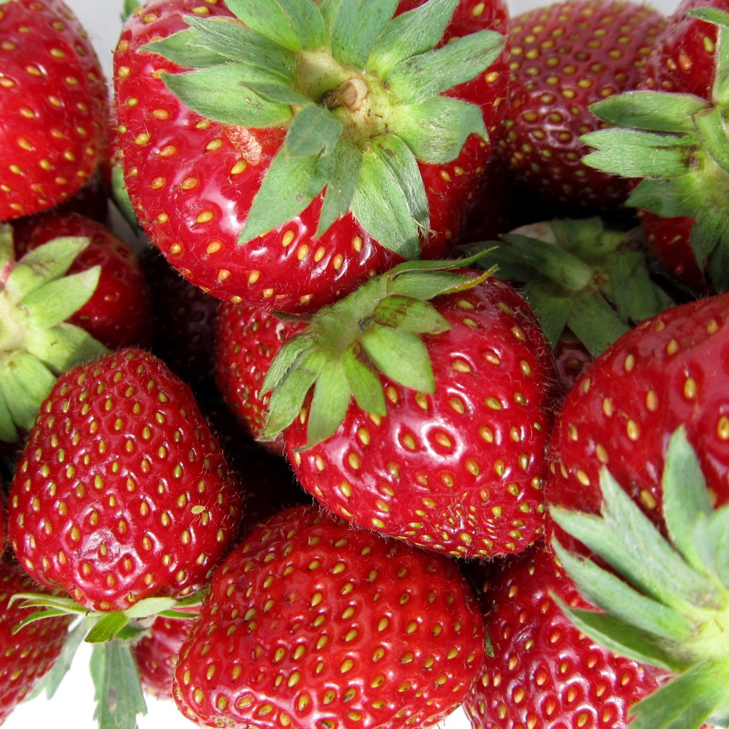 Erdbeeren als Grundlage für Bowlerezept